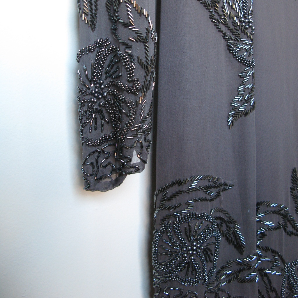Price Drop ! Asymmetric Gray Silk Beaded-M